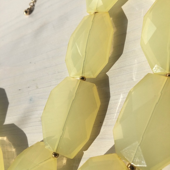 Yellow stone necklace - Picture 3 of 3